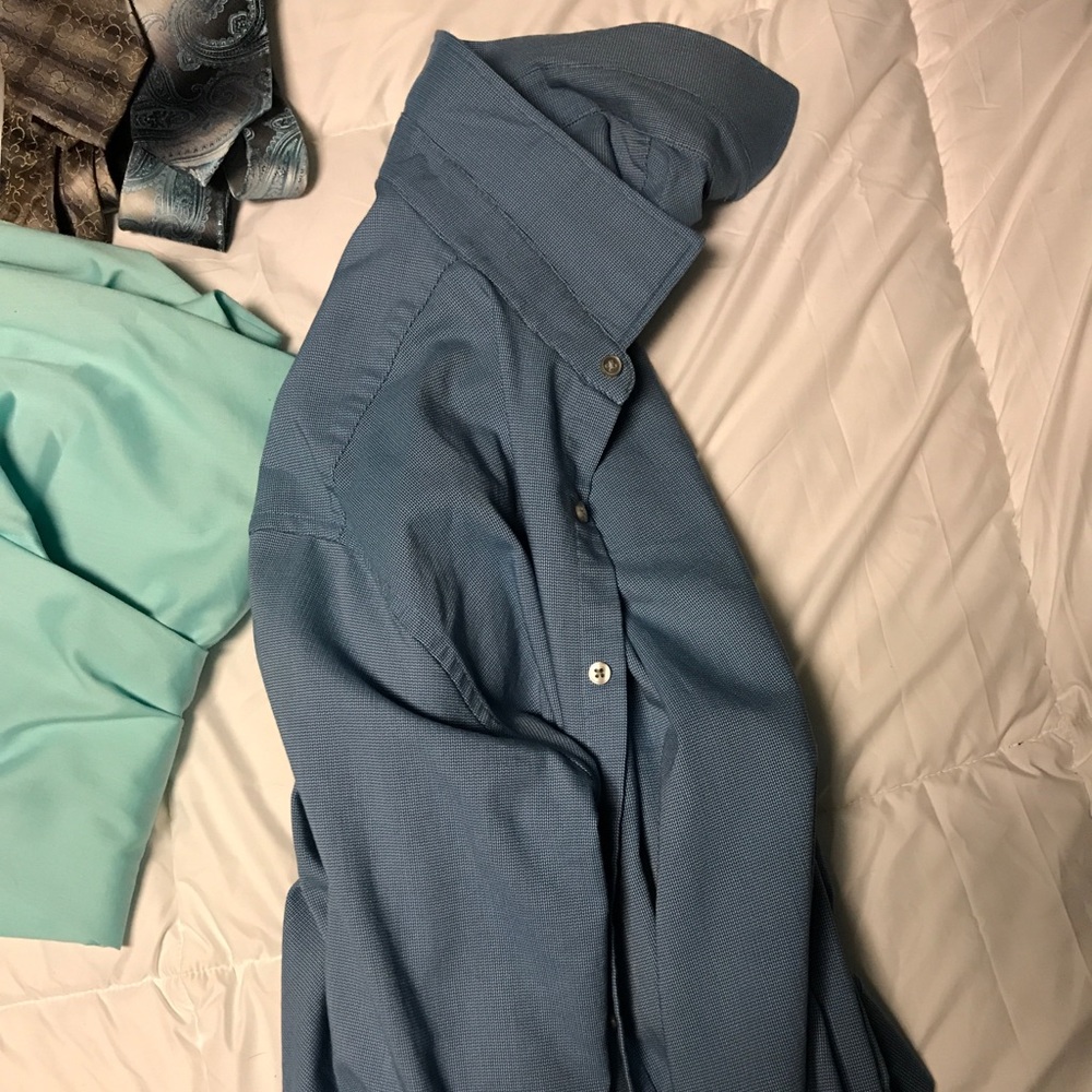 Van Heusen Dress shirts - Picture 5 of 6